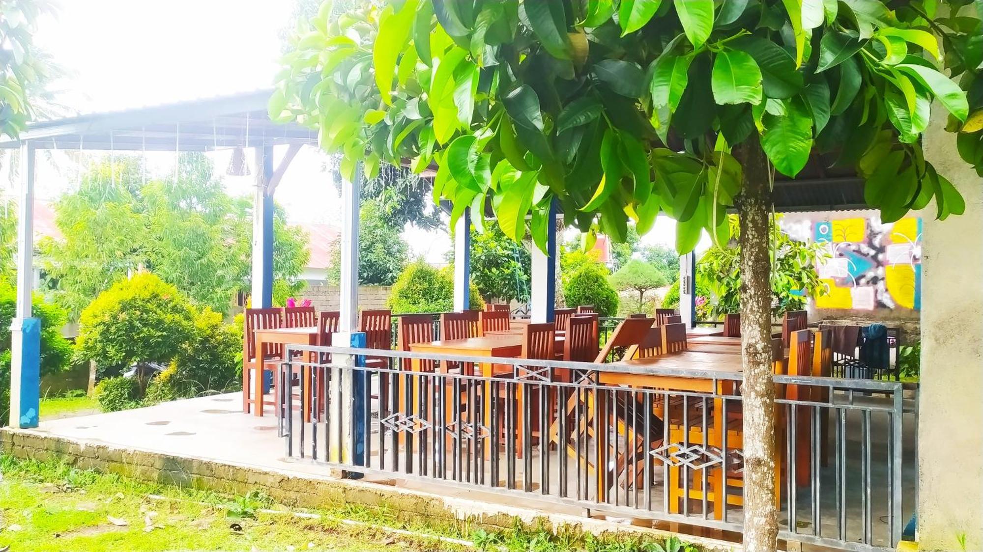 Embun Rinjani Homestay セナル エクステリア 写真